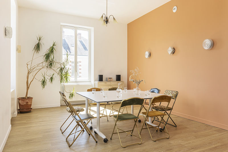 Belle_de_Jour_09.20_basse_def_15 Miyazaki tables